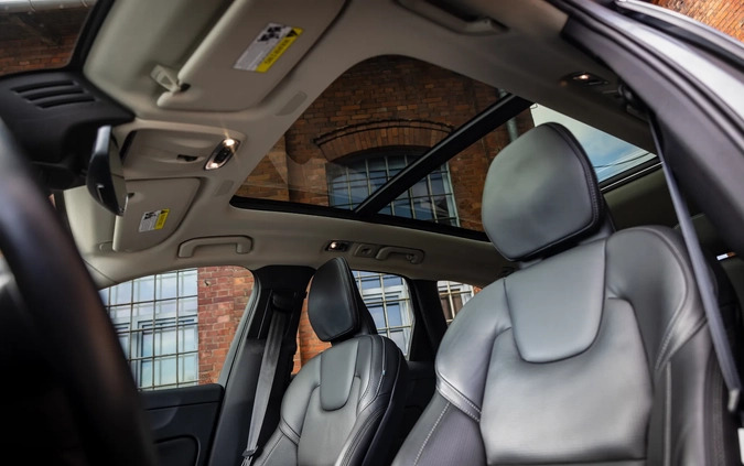 Volvo XC 60 cena 172000 przebieg: 79000, rok produkcji 2021 z Pruszków małe 667